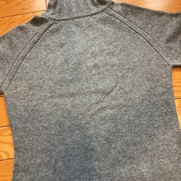 Sweater - Picture 7 of 10